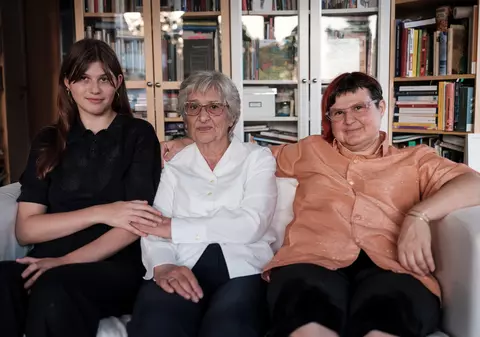 REPORTAJ. Trei generații ale unei familii de români emigrate în Suedia vorbesc despre viața furată vreme de mai bine de jumătate de secol: „Spălarea pe creier funcționa”