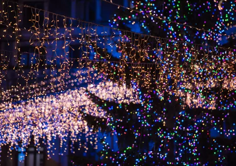 Luminițele de Crăciun ale Primăriei Câmpia Turzii, furate din magazia unde erau păstrate. Poliția îi caută pe hoți