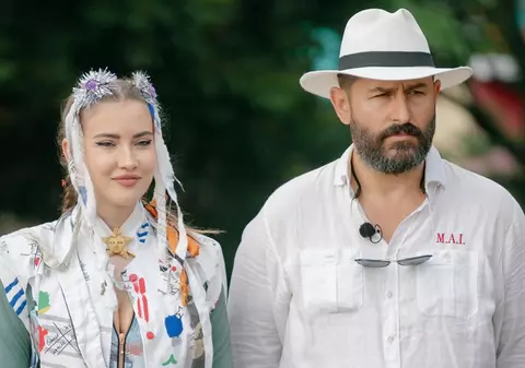 Anunțul făcut de Iulia Albu după 6 ani de relație cu Mike. „Dacă am fi fost capabili să gestionăm singuri acest conflict, am fi făcut-o de acolo”