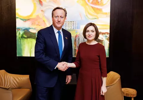 David Cameron, noul ministru britanic de Externe, la Chişinău după vizita în Ucraina: „Moldova face față agresiunii hibride din partea Rusiei”