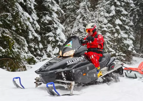 Risc crescut de avalanşă în munții Făgăraş. Traseele montane au fost închise