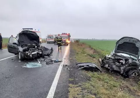 Un mort și doi răniți în urma unui accident grav pe DN 59, în Timiș. Drumul a fost complet blocat