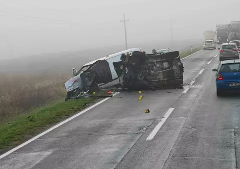 Ministrul croat al Apărării, rănit grav într-un accident. Șoferul unei dube implicate a murit