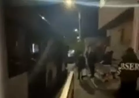 Un șofer de autobuz din Brăila a dat toți călătorii jos pe o stradă din oraș, supărat că plânge un bebeluș în mașină. VIDEO