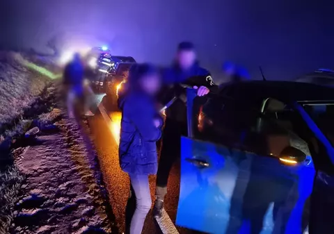 Accident în lanț cu 7 mașini în județul Suceava. Două persoane au fost rănite