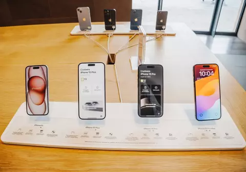 Cât costă iPhone 15 la eMAG de Black Friday 2023