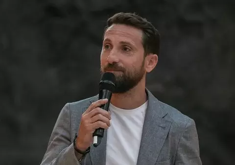 Dani Oțil le răspunde celor care l-au acuzat că prețurile din restaurantul lui sunt prea mari. Pizza costă 62 de lei, iar cartofii prăjiți - 19 lei