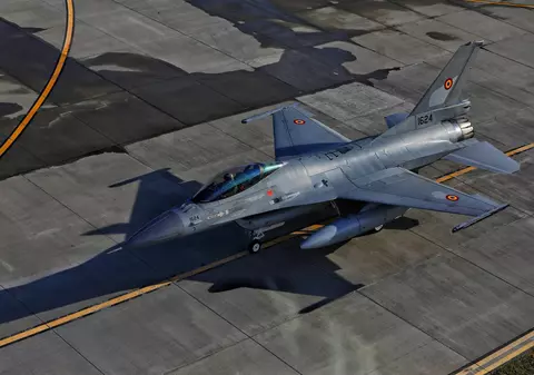 Primele trei avioane F-16 cumpărate din Norvegia au ajuns în România