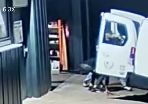 Hoții români care au dat lovituri de peste un milion de euro în Germania își lasă copiii în mașină, la locul jafului, ca să-i găsească acolo poliția