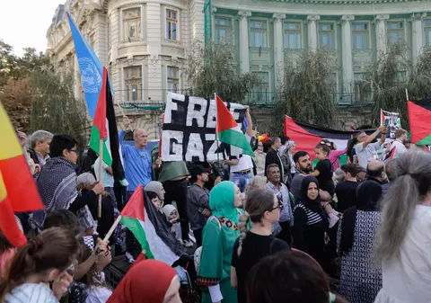 EXCLUSIV. Poliția Română îi cheamă pe palestinieni și pe susținători la sediu: „Mi-au cerut să nu mă duc la miting, să nu vorbesc despre război și să nu postez pe Facebook”. Cei mai mulți susțin că li s-a spus doar „să respectați legea”