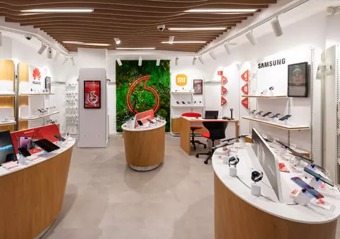 Ai libertatea, de luni până duminică, să meriți ce-i mai bun. Cu Vodafone. Pentru TOȚI clienții.