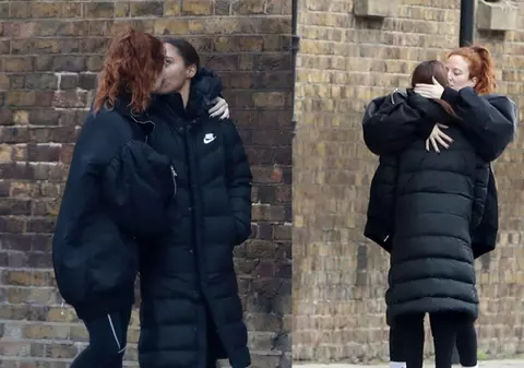 Artista Jess Glynne are o relație amoroasă cu prezentatoarea Alex Scott. Cele două vedete au fost surprinse sărutându-se