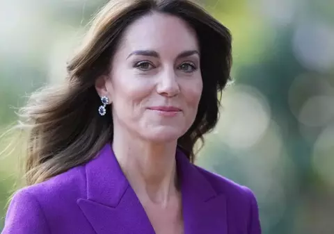 Kate Middleton a fost operată la un spital din Londra și va rămâne internată cel puțin 10 zile