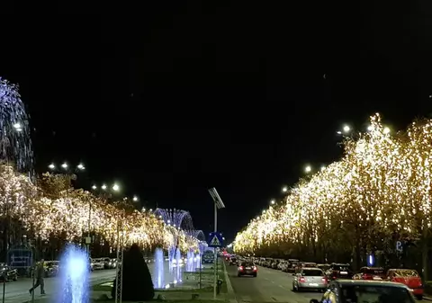 Luminiţele de Crăciun din Bucureşti se aprind pe 30 noiembrie, anunţă primarul Capitalei