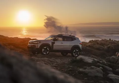 Cum arată noul Duster. A treia generație a SUV-ului a fost prezentată de Renault în Portugalia și vine cu o versiune hibridă