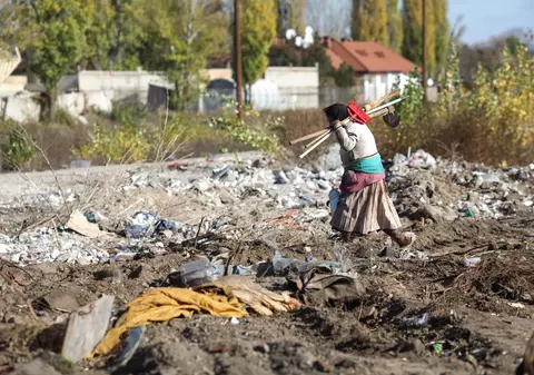 Ce economie s-ar face la buget dacă s-ar tăia ajutoarele sociale. Mitul „asistaților”, reînviat în prag de campanie electorală 