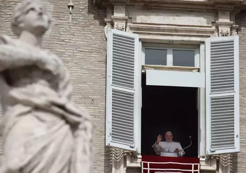 Persoanele transsexuale pot fi botezate în Biserica Catolică, cu anumite condiții, anunță Vaticanul