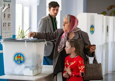 INTERVIU. Armand Goșu, expert în spațiul ex-sovietic, explică de ce alegerile de astăzi sunt cruciale pentru viitorul Republicii Moldova: „Rusia e mai prezentă ca niciodată”