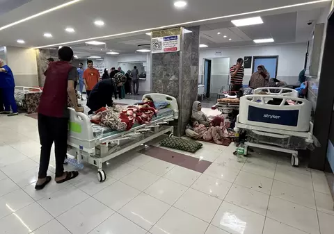 "Ora cea mai întunecată". Un chirurg britanic din Gaza spune că în spitale se află doar copii și civili îngroziți, nu și militanți Hamas, și că sistemul medical "nu mai există"