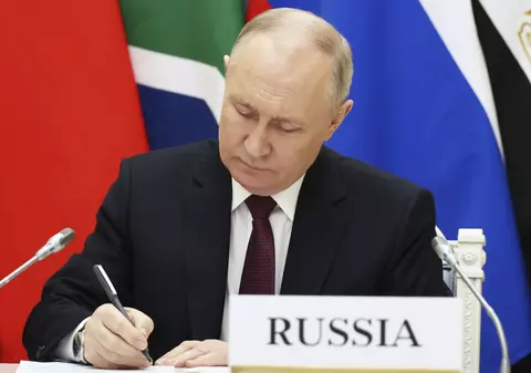 Putin consideră că țările BRICS pot găsi o soluție politică la conflictul din Gaza, în timp ce Xi cere organizarea unei conferinţe internaţionale de pace