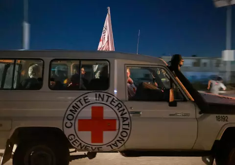 Primele imagini cu ostaticii israelieni eliberați în cadrul acordului dintre Israel și Hamas | VIDEO