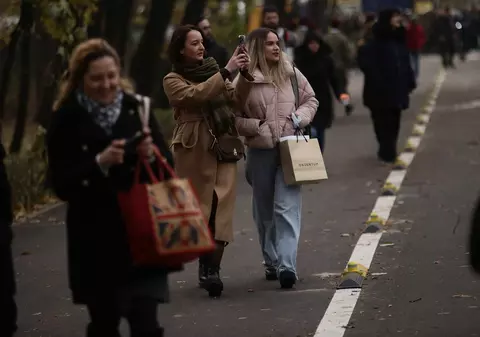 Vreme „caldă pentru această dată” în București, de 1 Decembrie. La cât ajung temperaturile