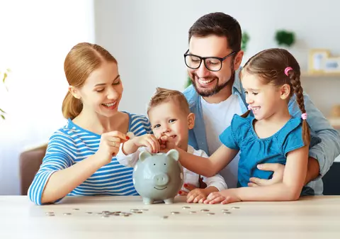 Responsabilitate financiară pentru copii: Ghidul 2024