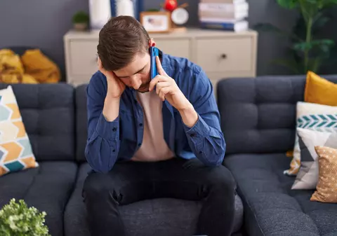 Fenomenul falșilor terapeuți: 400 de lei pe ședință ca „să-ți predai depresia, anxietatea, insomnia, frica și furia lui Dumnezeu?”- investigație PressOne