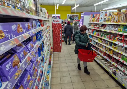 PODUL PRIETENIEI ALIMENTARE înainte de Crăciun și Revelion. Am comparat prețurile din Bulgaria cu cele din România. Mai e o afacere să mergi la vecini pentru cumpărături?