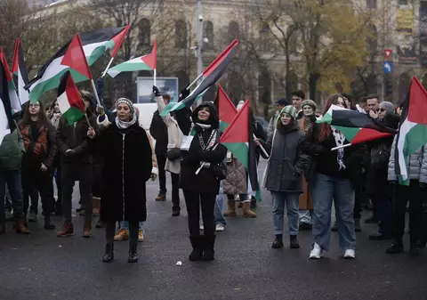 Un nou marș pentru susținerea Palestinei, în București. Organizatorii cer „oprirea genocidului" și salvarea copiilor din Fâșia Gaza | FOTO