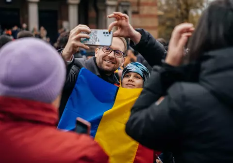 Dominic Fritz a cântat la pian „Deşteaptă-te, române!”, de Ziua Naţională. „Pe unitate, nu pe uniformitate, s-a clădit ţara noastră”