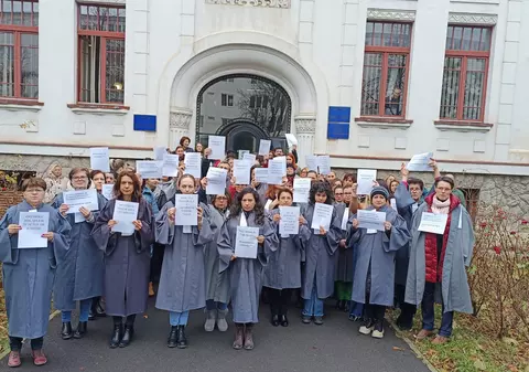 Protest pe termen nelimitat al grefierilor. De luni, programul cu publicul va fi redus la jumătate