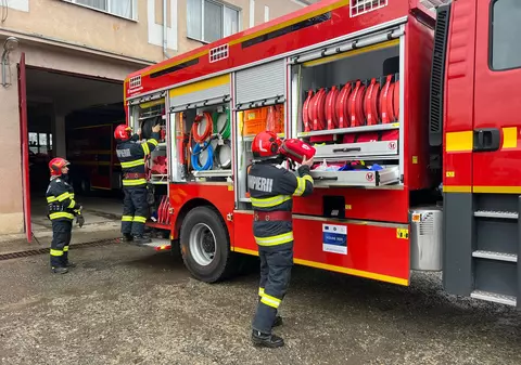 Trei oameni au fost descoperiți morți, într-o locuință din Odorheiul Secuiesc. Polițiștii au găsit o butelie deschisă și un ochi de la aragaz fără flacără