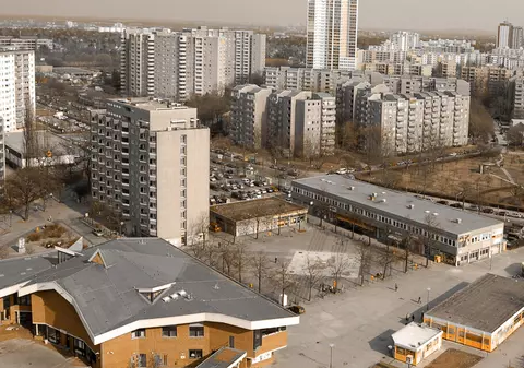 49 de răniți, între care și 3 profesori, după o încăierare generală într-o școală din Berlin. Directoarea și-a rupt o mână