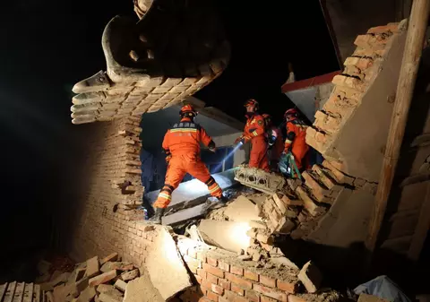 Cutremur de 7,1 grade în China, la granița cu Kârgâzstan. Mai multe persoane rănite, case distruse