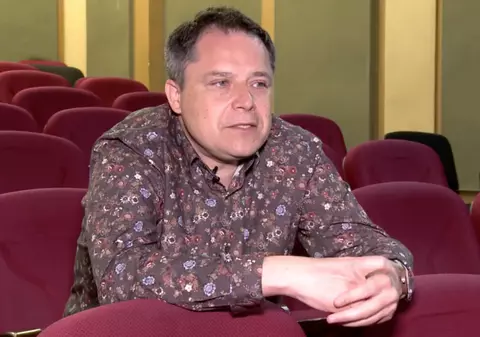 „Crezi că vei reuși să ajungi actriță recunoscută, dacă nu o să te întinzi pe biroul managerului?” 16 foști studenți vorbesc despre abuzurile regizorului Puiu Șerban la UNATC