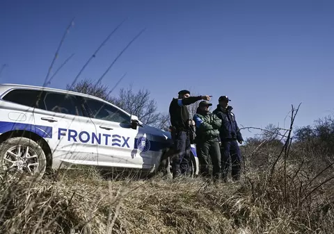 „Euforie în România”, scrie cotidianul austriac cu cel mai mare tiraj, care preia mesajul lui Marcel Ciolacu despre oferta Austriei cu Schengenul aerian