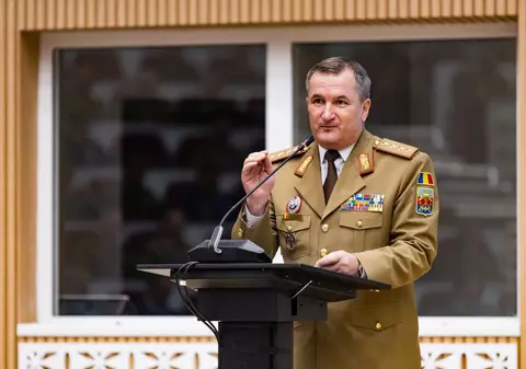 Daniel Petrescu, șef al Armatei în ultimii patru ani, trecut în rezervă la 52 de ani. Klaus Iohannis a semnat decretul