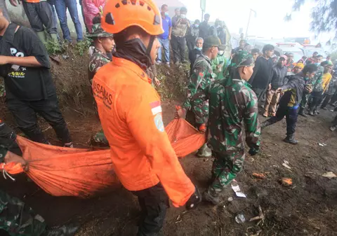 Bilanțul morților în urma erupției vulcanului Marapi, Indonezia, a ajuns la 23. Corpul ultimului excursionist dispărut pe munte a fost găsit