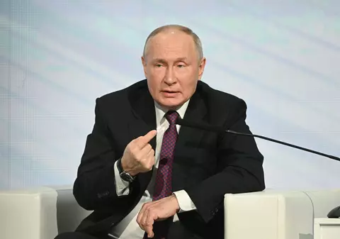 UE se va extinde cu Ucraina și Republica Moldova. În același timp, Vladimir Putin e gata să distrugă tot ce mai apucă 