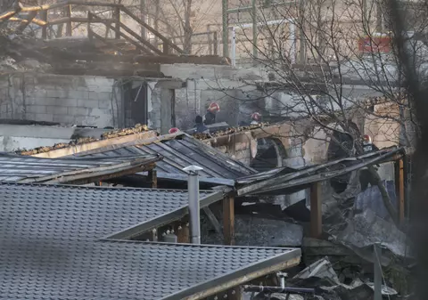 „Încă din 2016, singura soluție ar fi fost amendă și, complementar, demolare”. Un arhitect analizează actele pe baza cărora funcționa Ferma Dacilor