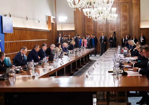 Marcel Ciolacu, nervos la începutul ședinței de guvern: „Dacă vă deranjez, plec eu”. VIDEO