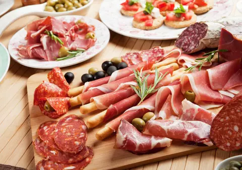 Mezeluri italiene explicate - ce sunt și cum sunt preparate
