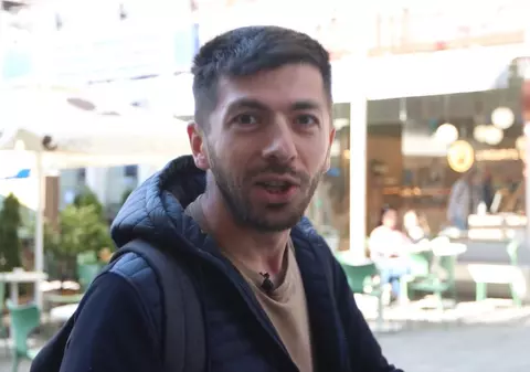 Mircea Bravo, implicat într-un accident în Bihor. A intrat cu mașina într-un stâlp de electricitate. O persoană, transportată la spital