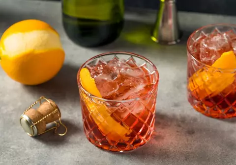 Negroni Sbagliato - ce este și cum se prepară cocktailul Negroni Sbagliato