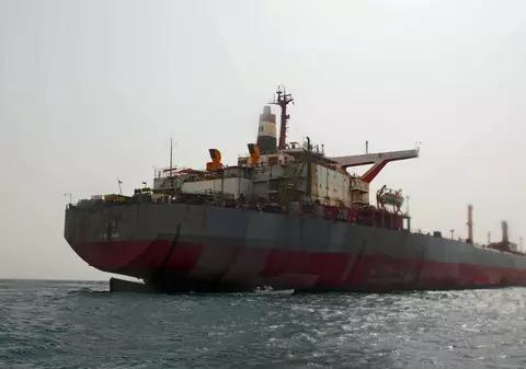 Un petrolier a fost lovit de o dronă lansată din Iran, anunță SUA, la o zi după ce Teheranul a amenințat că va închide mai multe căi navigabile