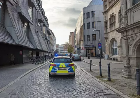 4 polițiști răniți și 7 arestări, după ce angajații unei firme s-au luat la bătaie, la petrecerea de Crăciun dintr-un restaurant din Braunschweig