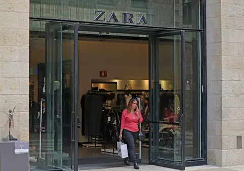 Zara și-a retras campania de publicitate de pe prima pagină a site-ului după ce palestinienii au cerut boicotarea ei | VIDEO