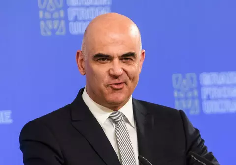 Scena politică din Elveția, marcată de ieșirea spectaculoasă a președintelui Alain Verset. Pe cine a imitat social-democratul când și-a luat adio | VIDEO