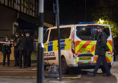 Schimb de focuri la Londra: o femeie a murit, iar doi tineri au fost răniți. Atacul s-a petrecut într-o zonă foarte liniștită a orașului